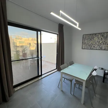 아파트 Triton Mansion D26 - Entire Unit *