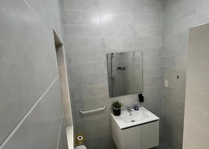 Triton Mansion D26 - Entire Unit Apartment